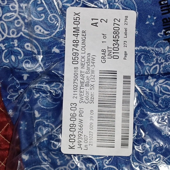 Sweetheart neck lounger, Anthony Richard's, plus size 5x,blue bandana - Picture 3 of 4